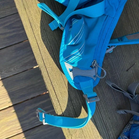 Osprey Women’s "Raven 14" Biking Backpack w/Hydration Bladder - Picture 5 of 8